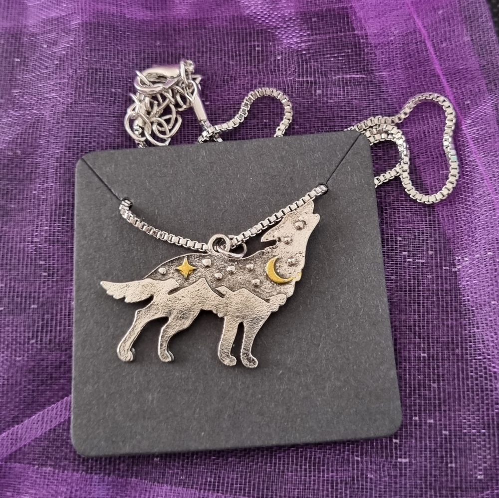 Howling wolf necklace - Picture 1 of 1